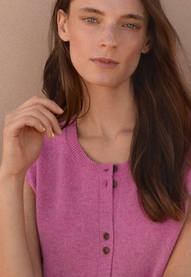 Sleeveless sweater, Peony, completeTheLook
