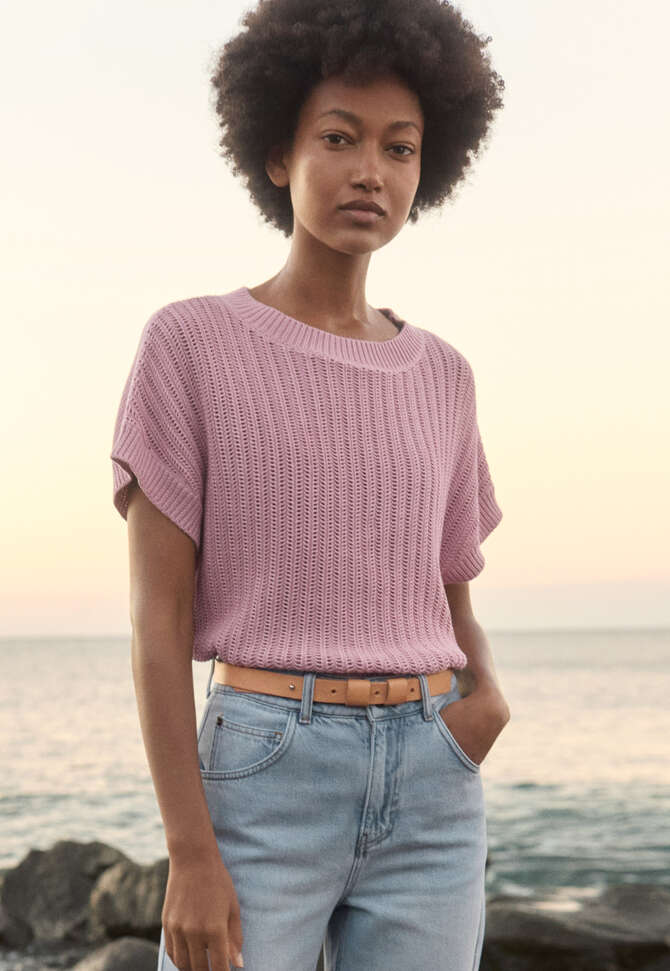 Crochet-stitch sweater, Pale berry, completeTheLook