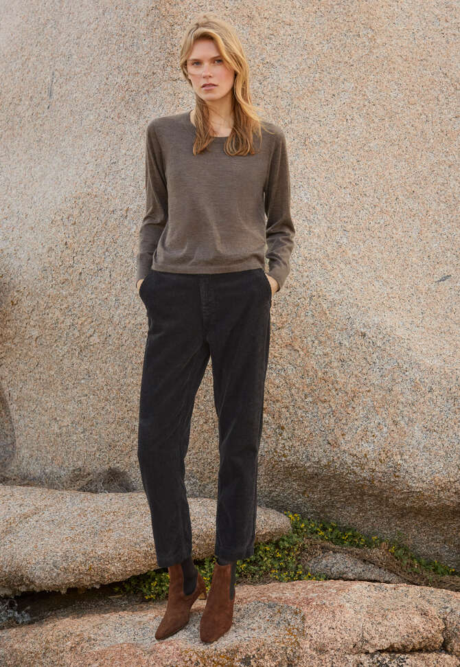 Crew-neck sweater, Nut brown, completeTheLook