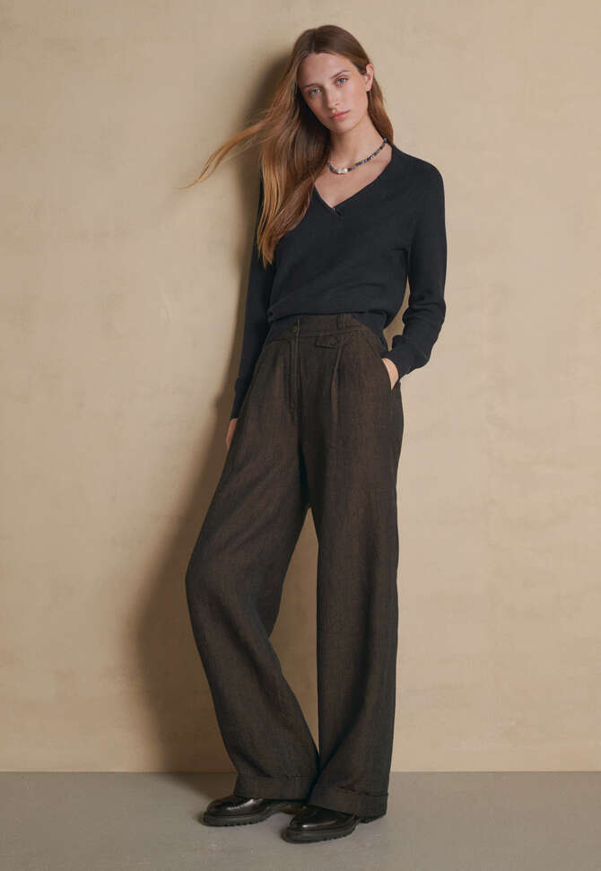 V-neck sweater, Washed black, completeTheLook