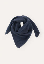 Knitted triangle scarf, Grey navy, webstill