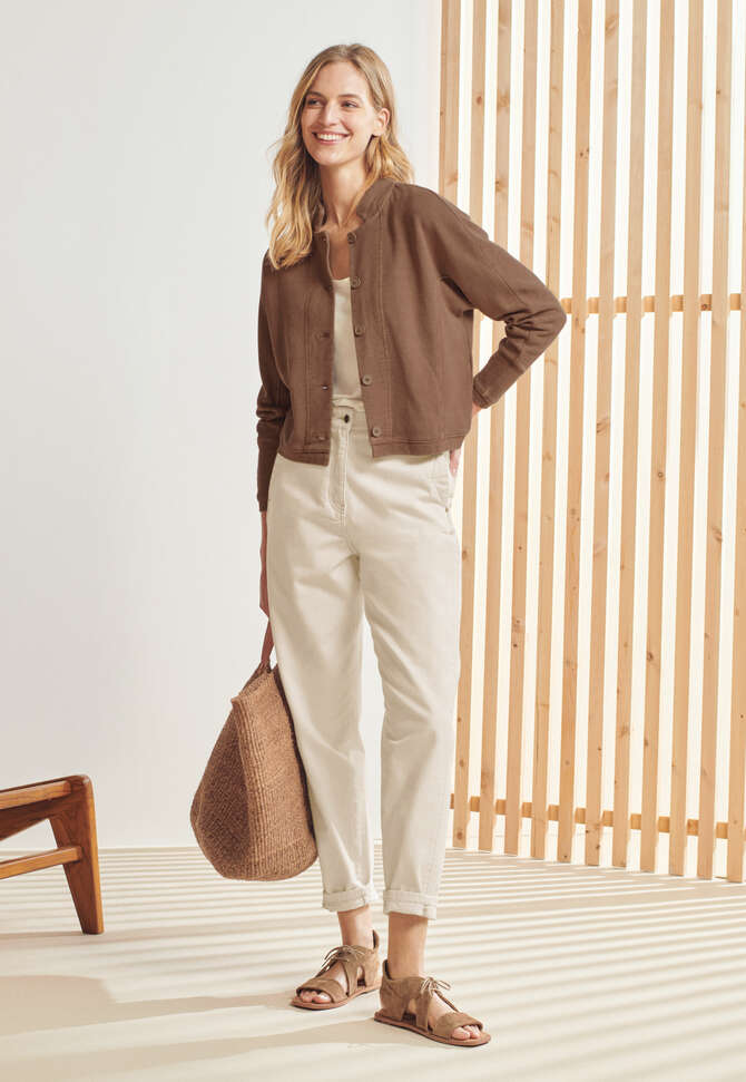 Un-dyed jeans, Parchment, completeTheLook