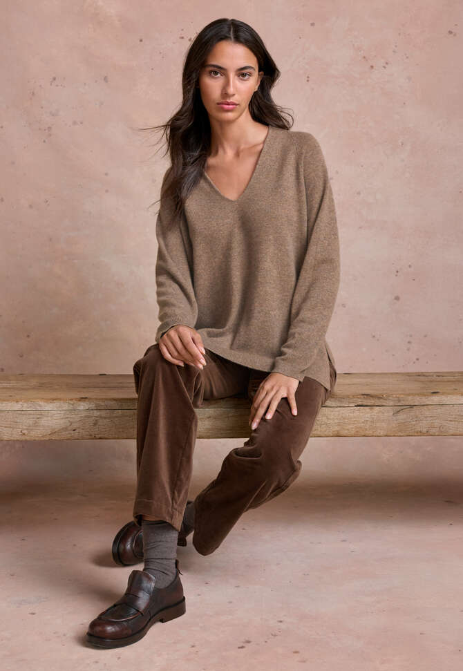 V-neck sweater, Latte, completeTheLook