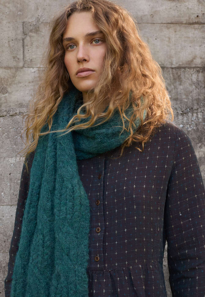 Cable-stitch scarf, Dark turquoise, completeTheLook