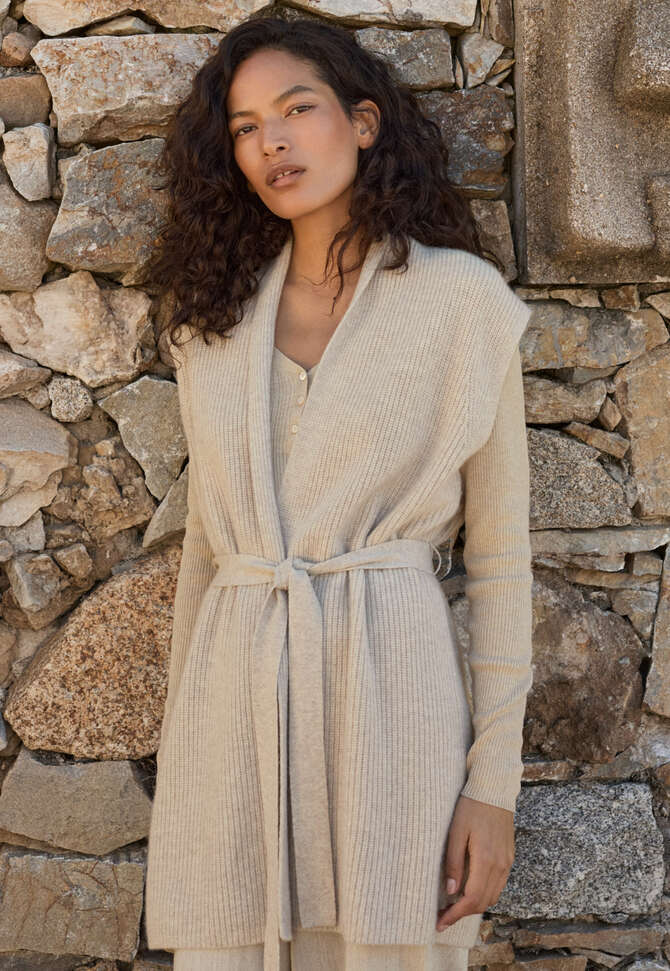 Ribbed v-neck sweater, Soft fawn, completeTheLook