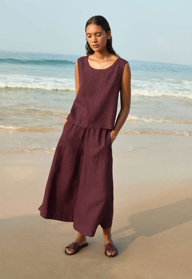 Button-back sleeveless top, Maroon, completeTheLook