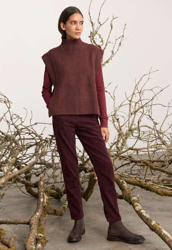 Knitted tabard, Chilli red, completeTheLook