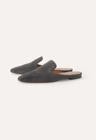 Mules, Pewter, webstill