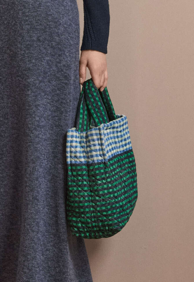 Padded check bag, Sky and bottle, completeTheLook
