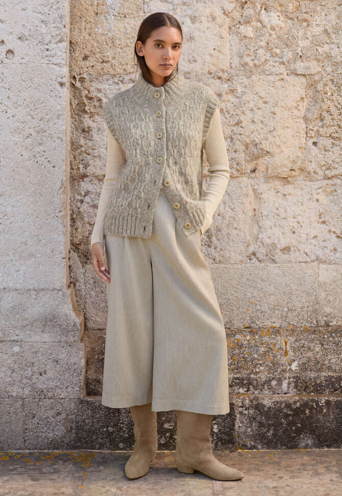 Cable-stitch sleeveless cardigan, Fawn grey, completeTheLook