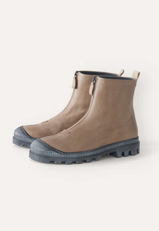 Zip-front boots, Taupe, webstill