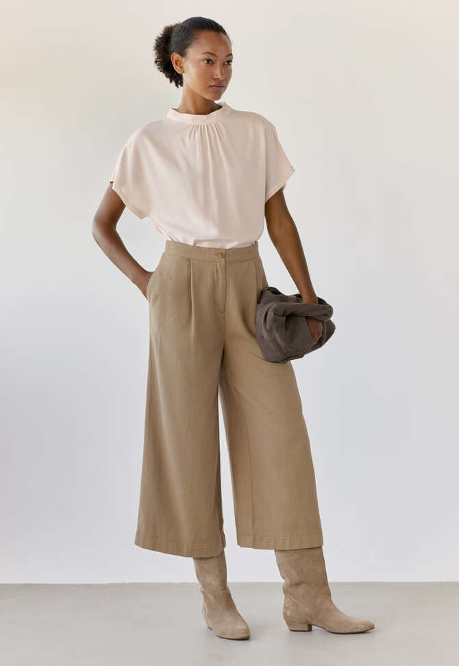 Dolman-sleeve blouse, Pale shell, completeTheLook