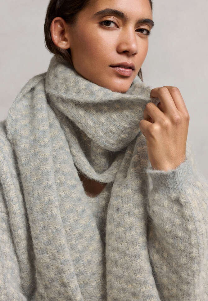 Stitch-detail scarf, Frost fawn, completeTheLook