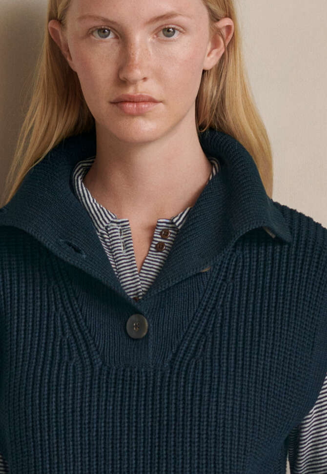 Sleeveless sweater, Blue black, completeTheLook
