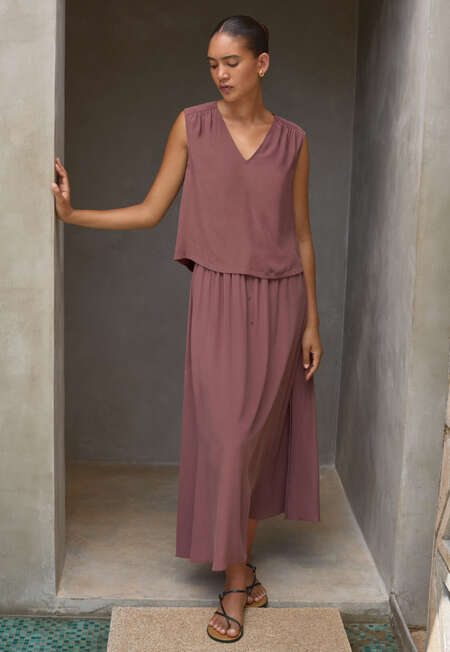 V-neck sleeveless top, Soft plum, completeTheLook