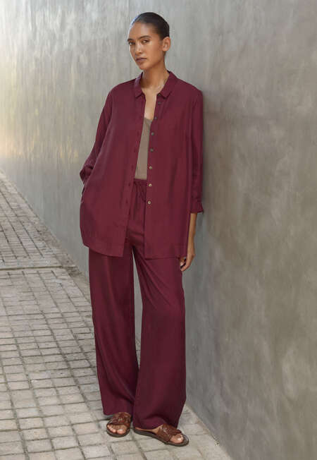 Deep side-split shirt, Maroon, completeTheLook