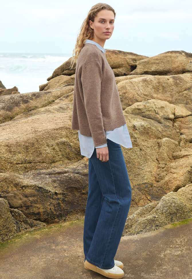 Curved hem shirt, Chambray, completeTheLook
