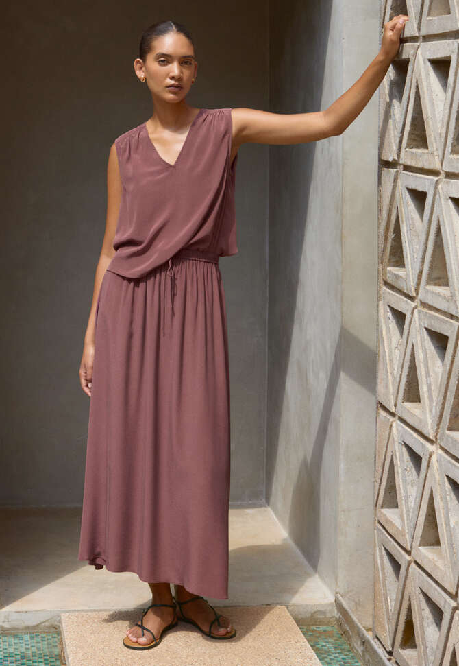 Split-hem skirt, Soft plum, completeTheLook