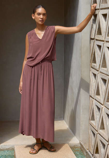 Split-hem skirt, Soft plum, completeTheLook