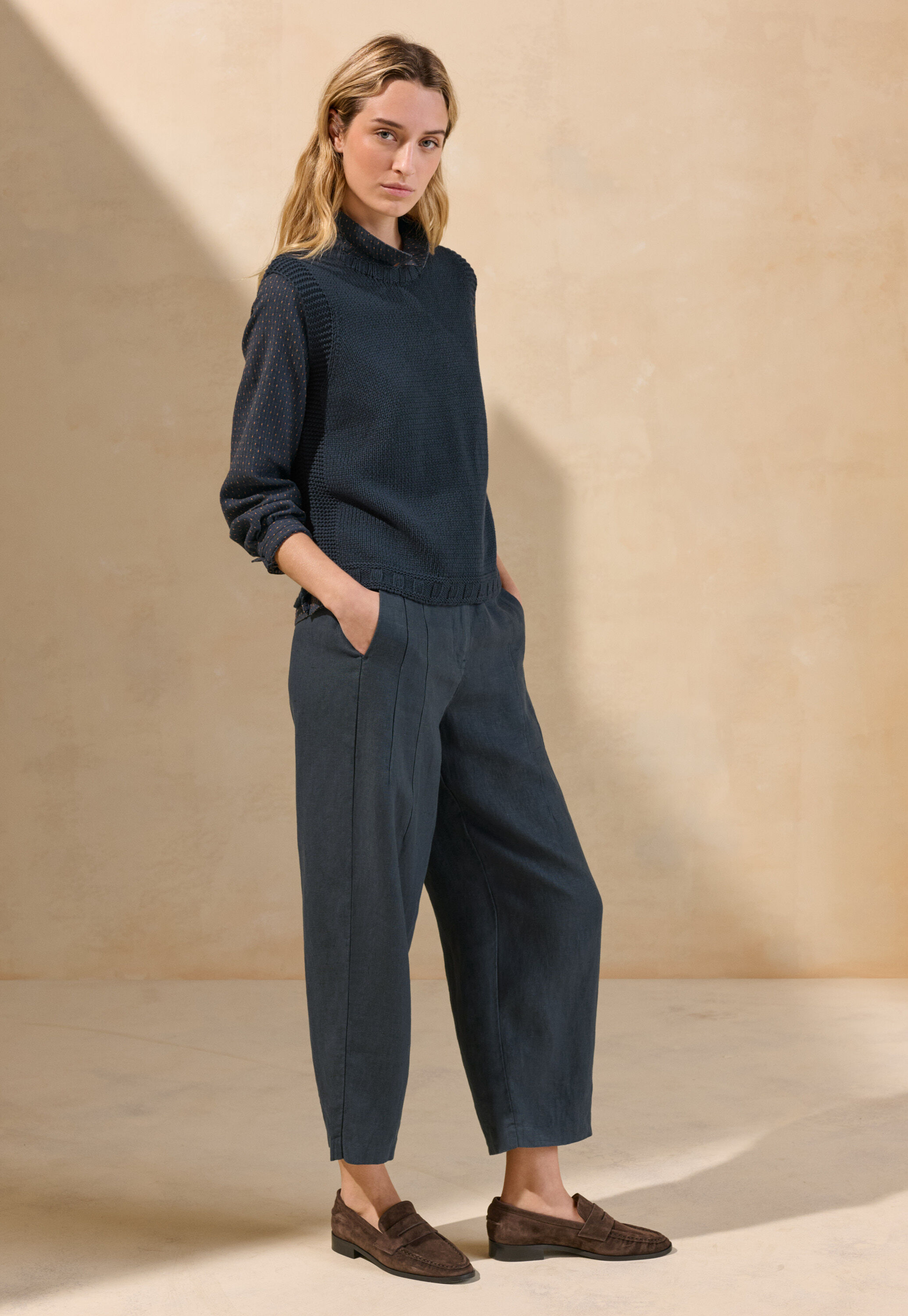 Dart-detail trousers