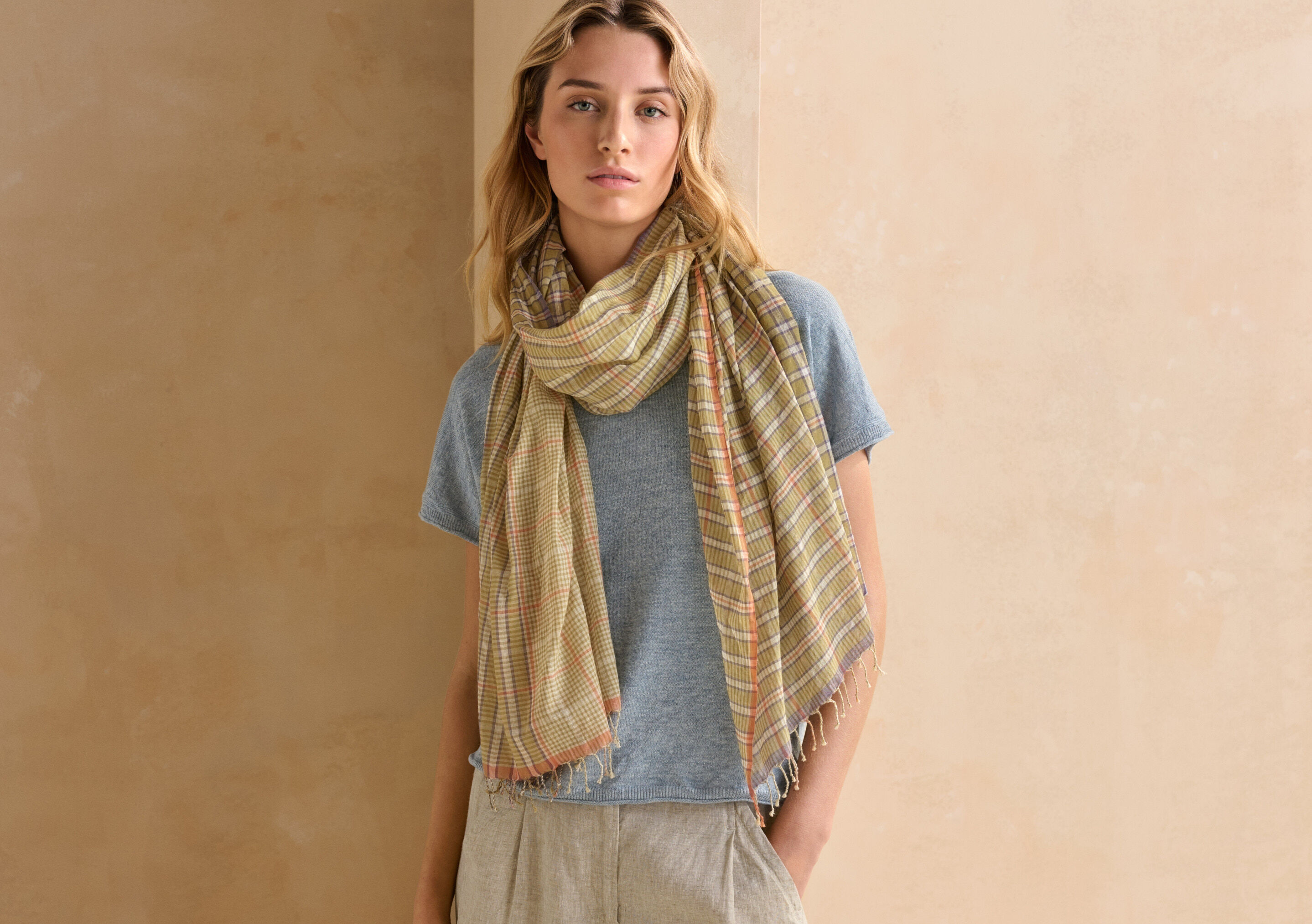 Checked tassel scarf