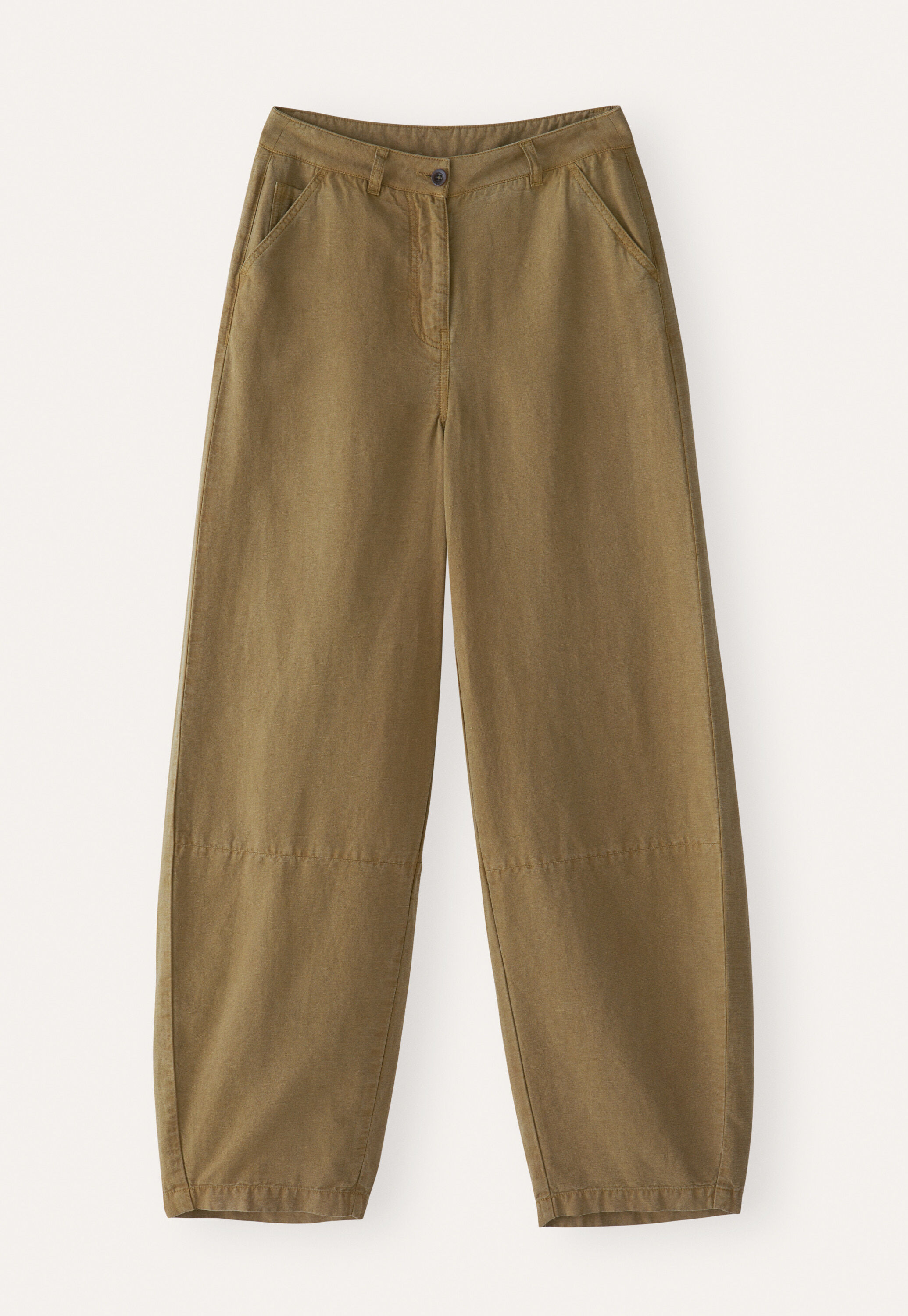 Curved seam jeans