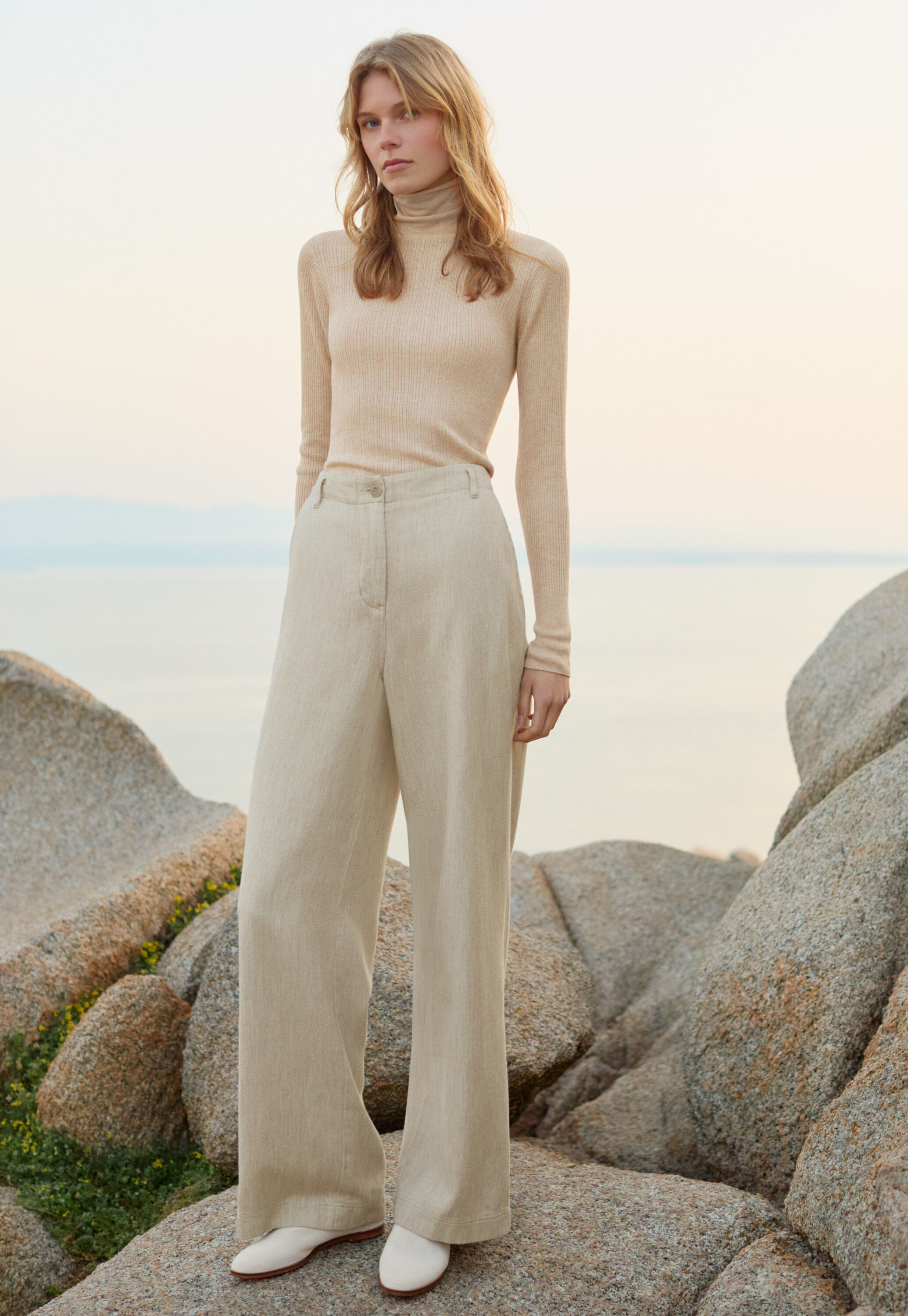 Straight-leg trousers