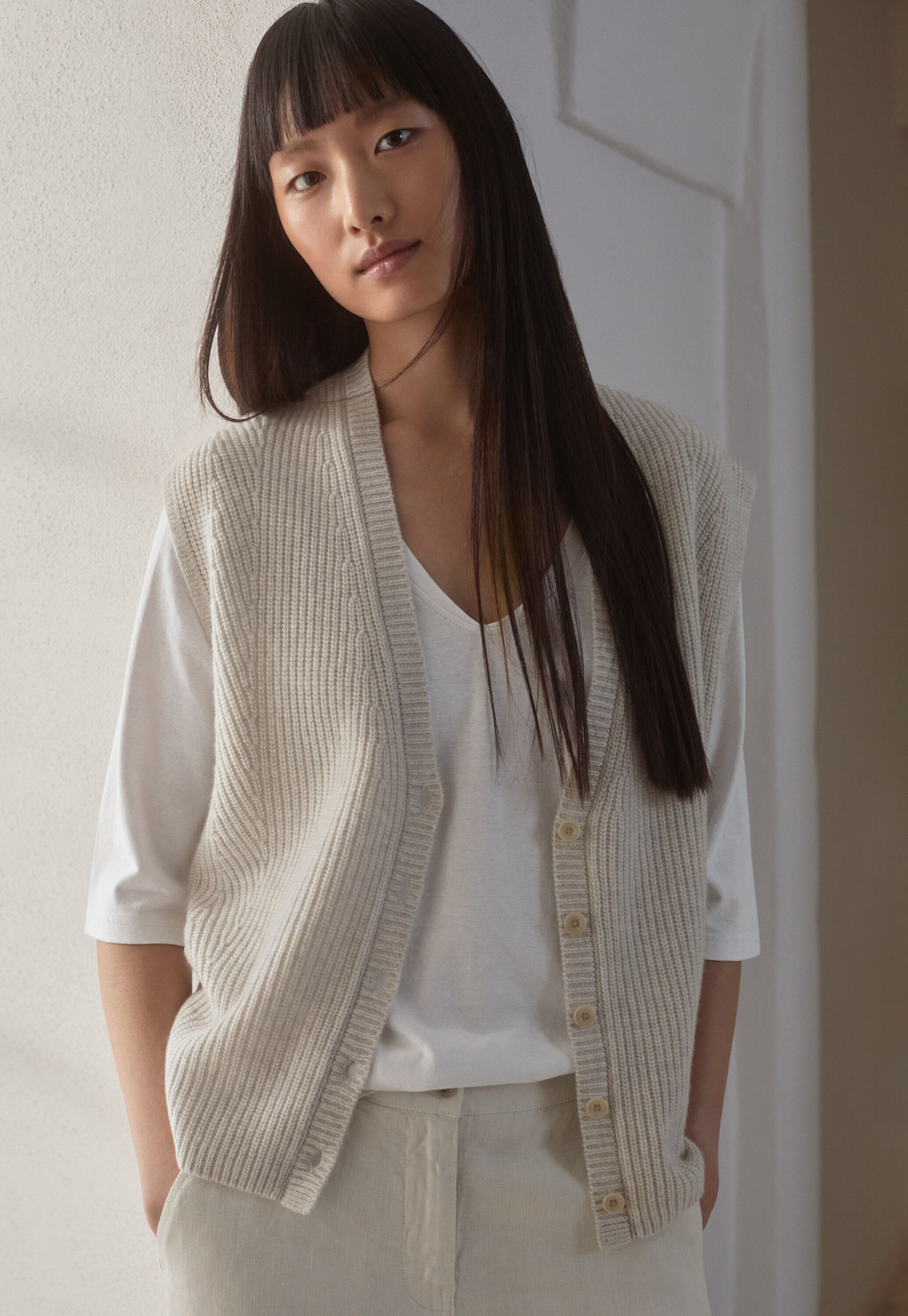 Sleeveless ribbed cardigan