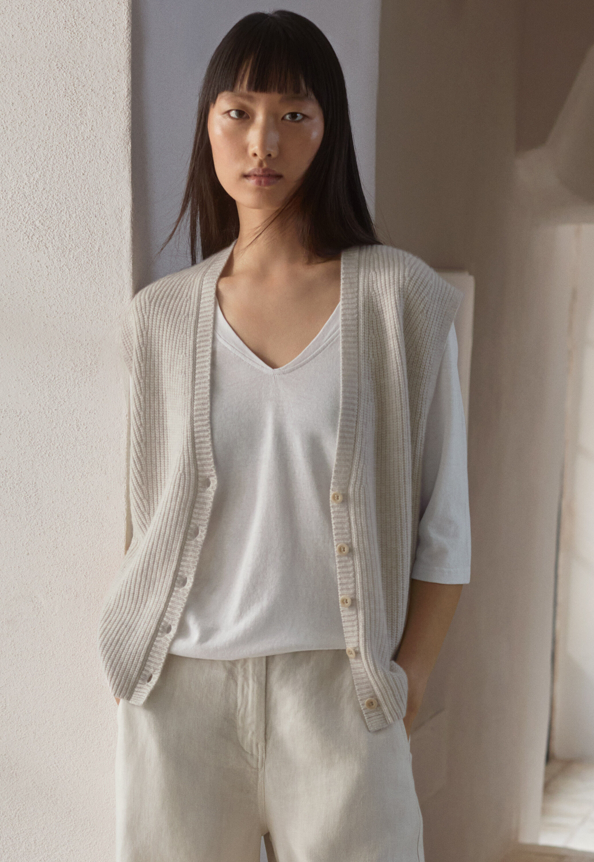 Sleeveless ribbed cardigan
