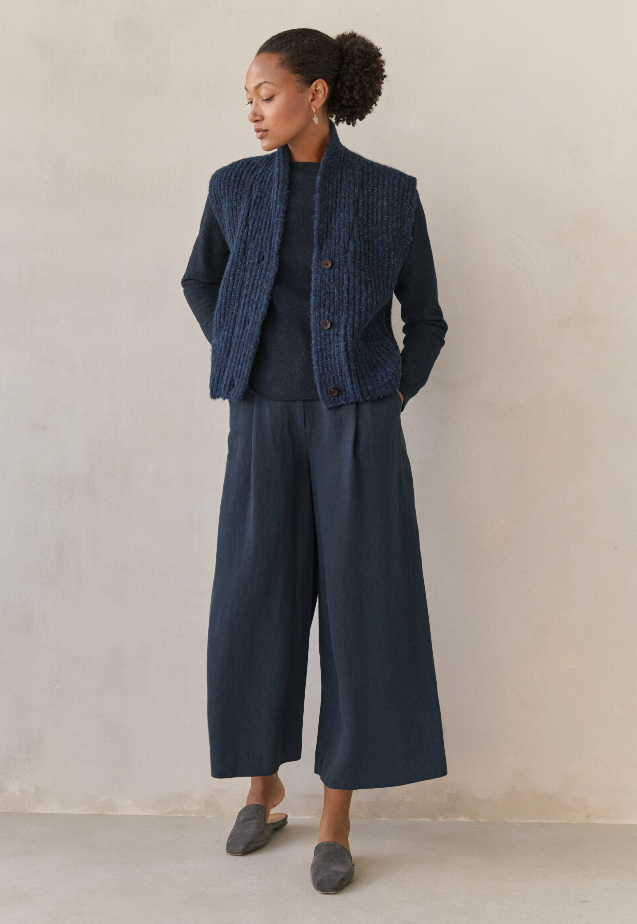 Wide & cropped trousers