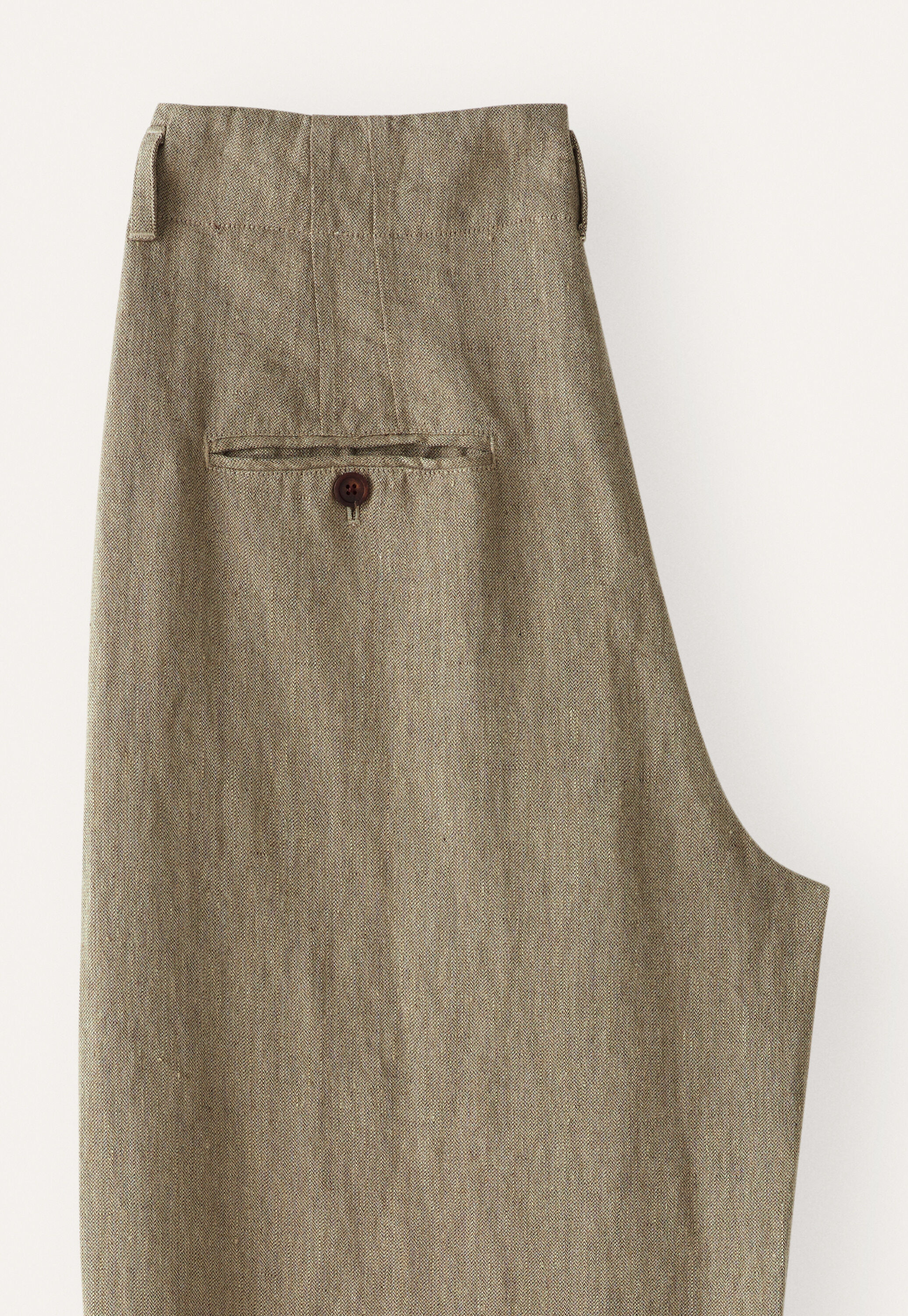 Barrel-leg trousers