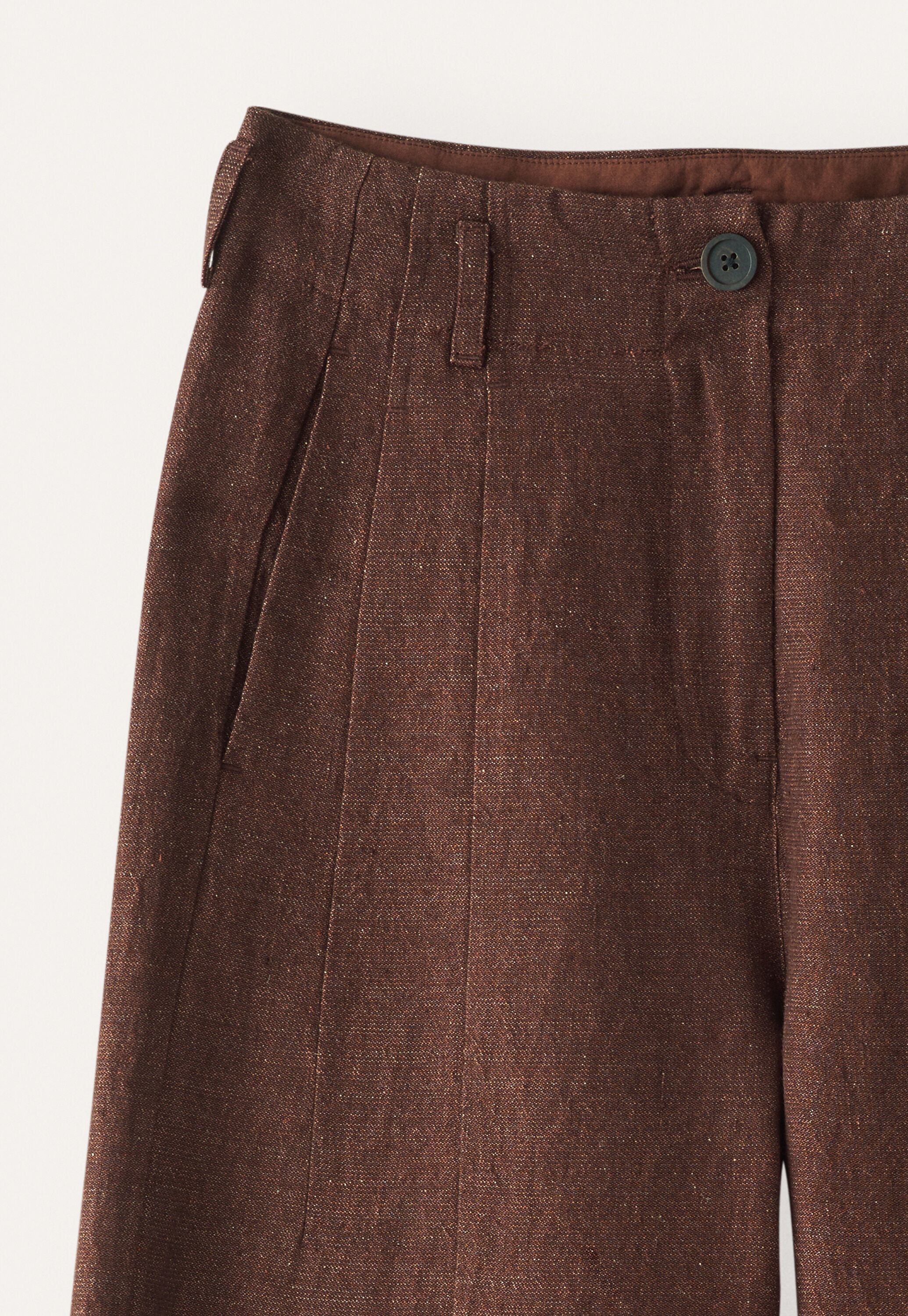 Barrel-leg trousers