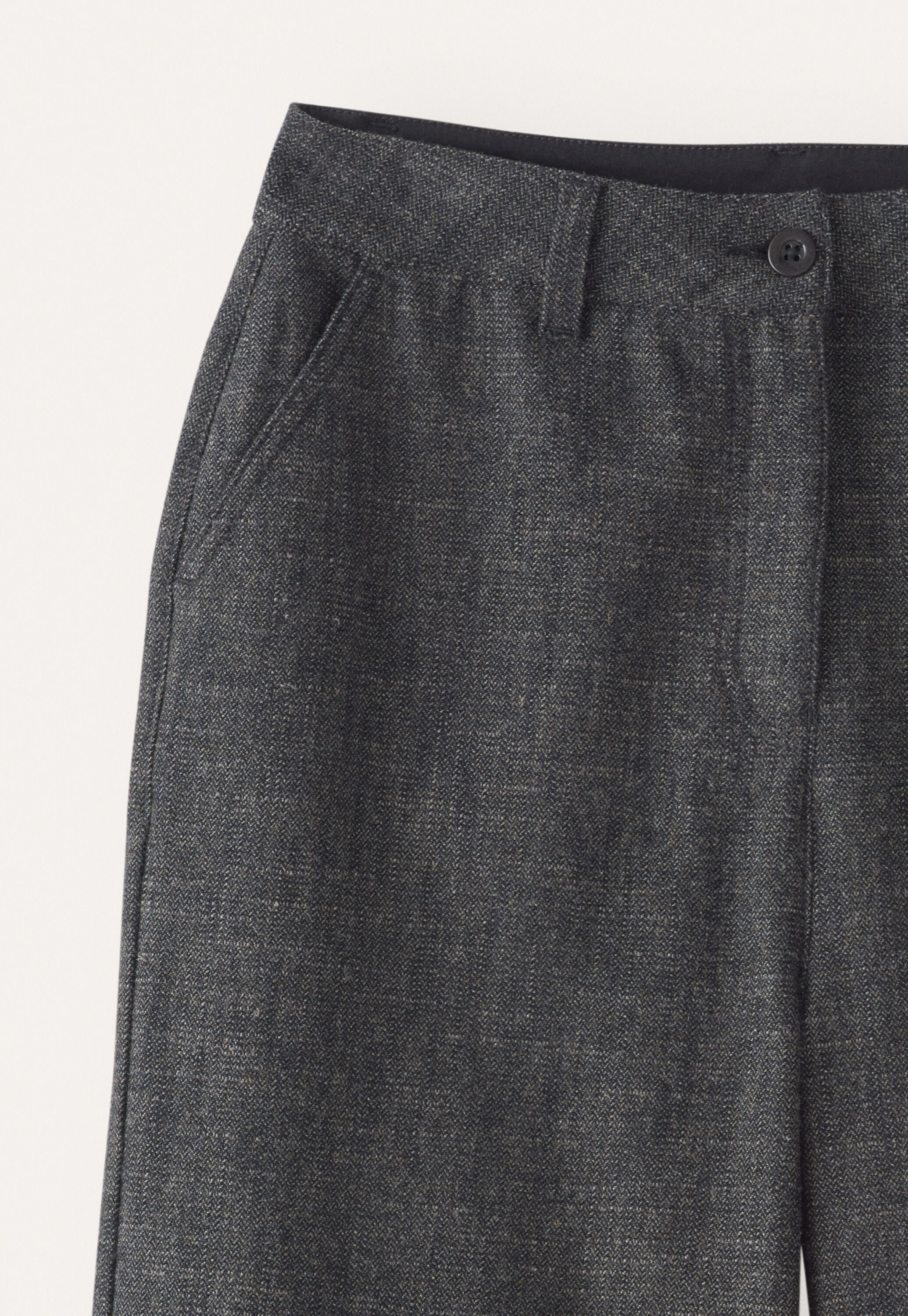 Barrel leg trousers
