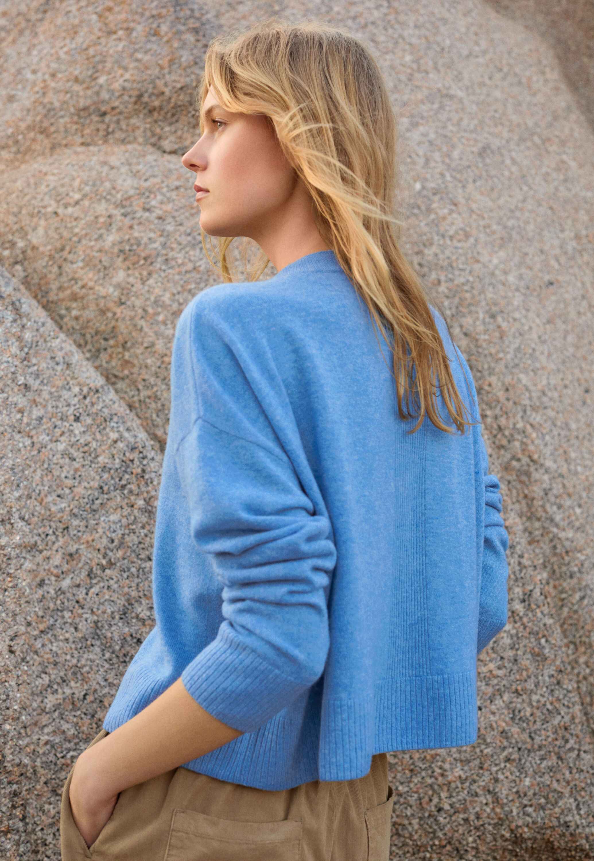 Button-neck sweater