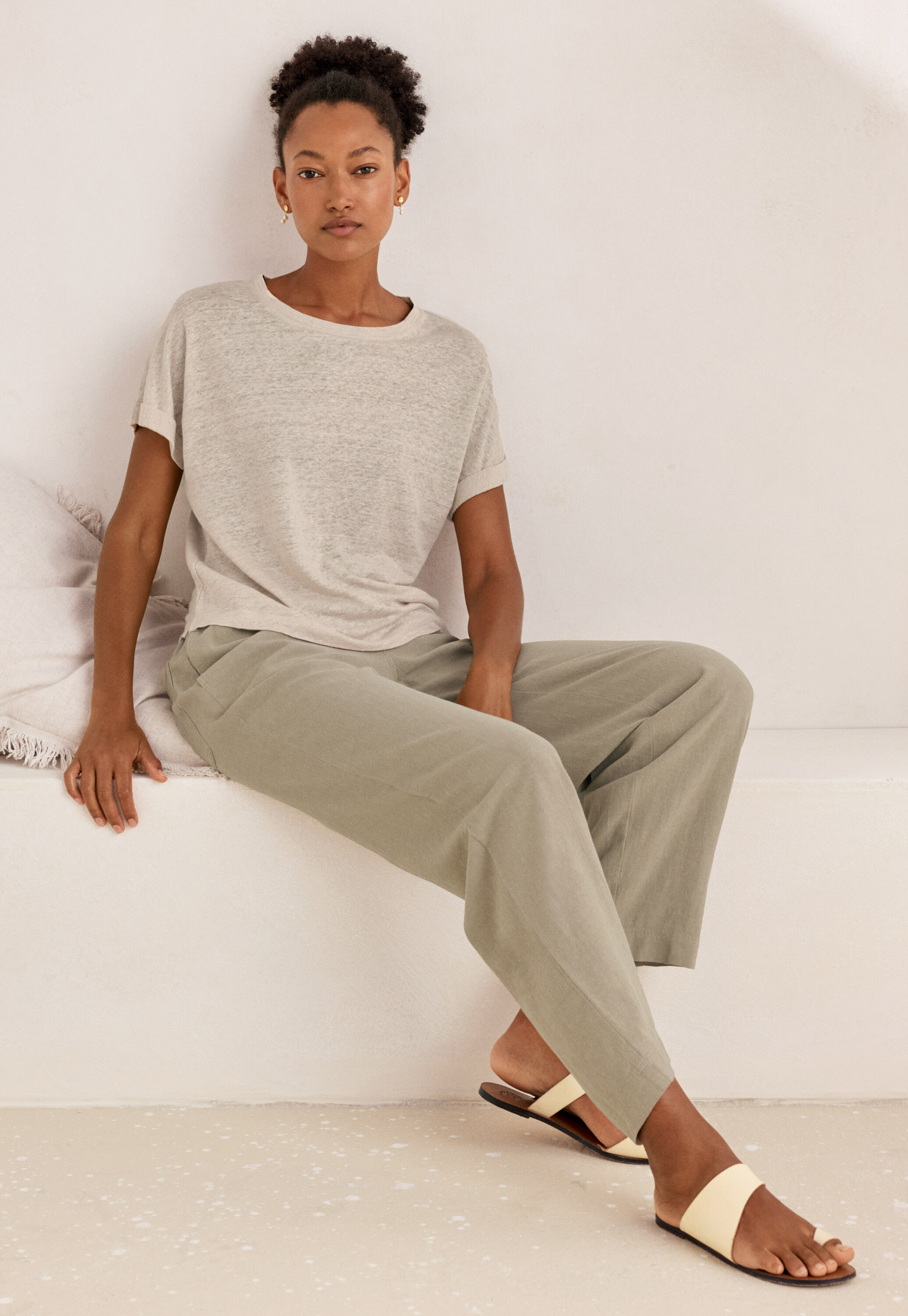 Cut-away sandals