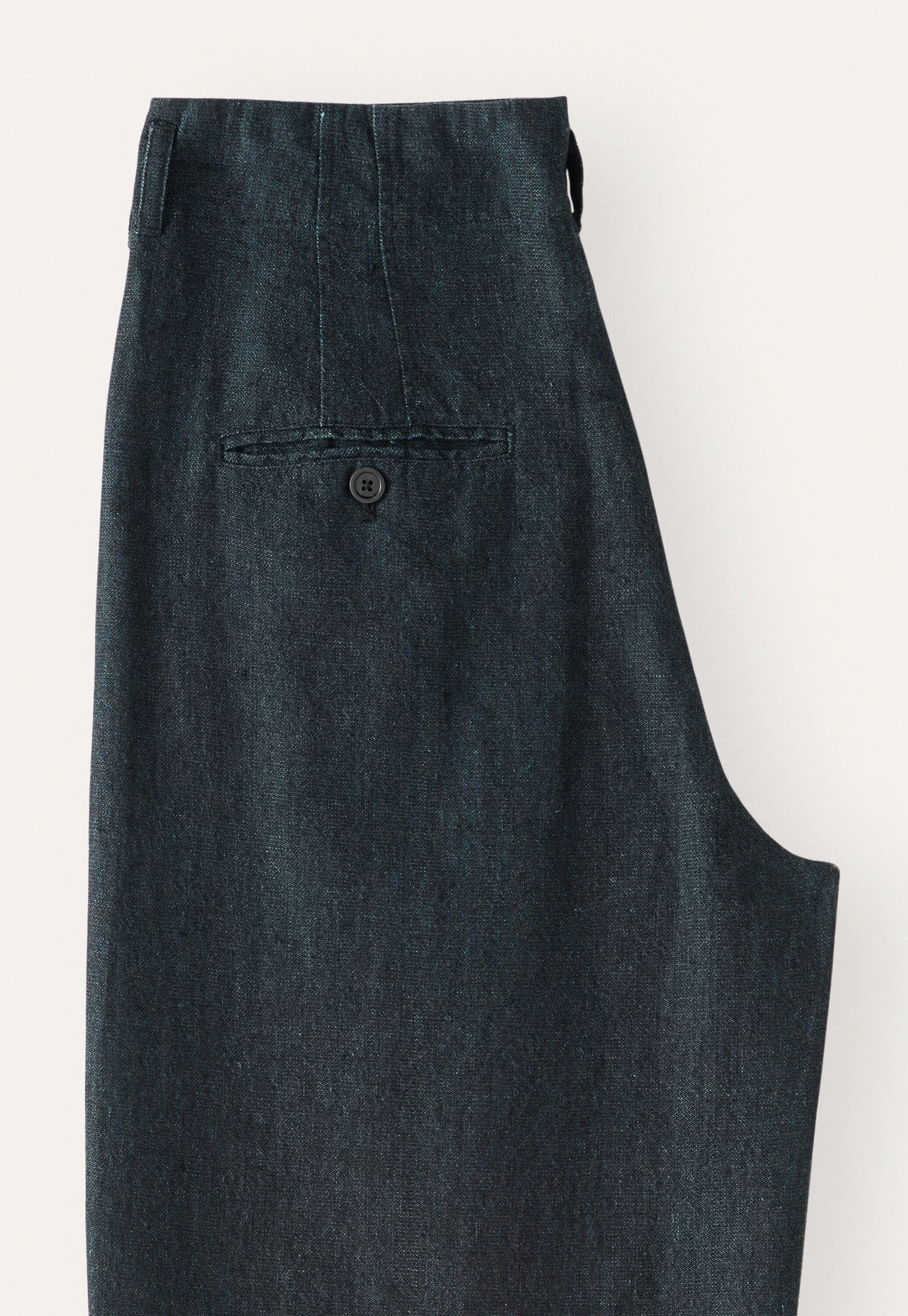 Barrel-leg trousers