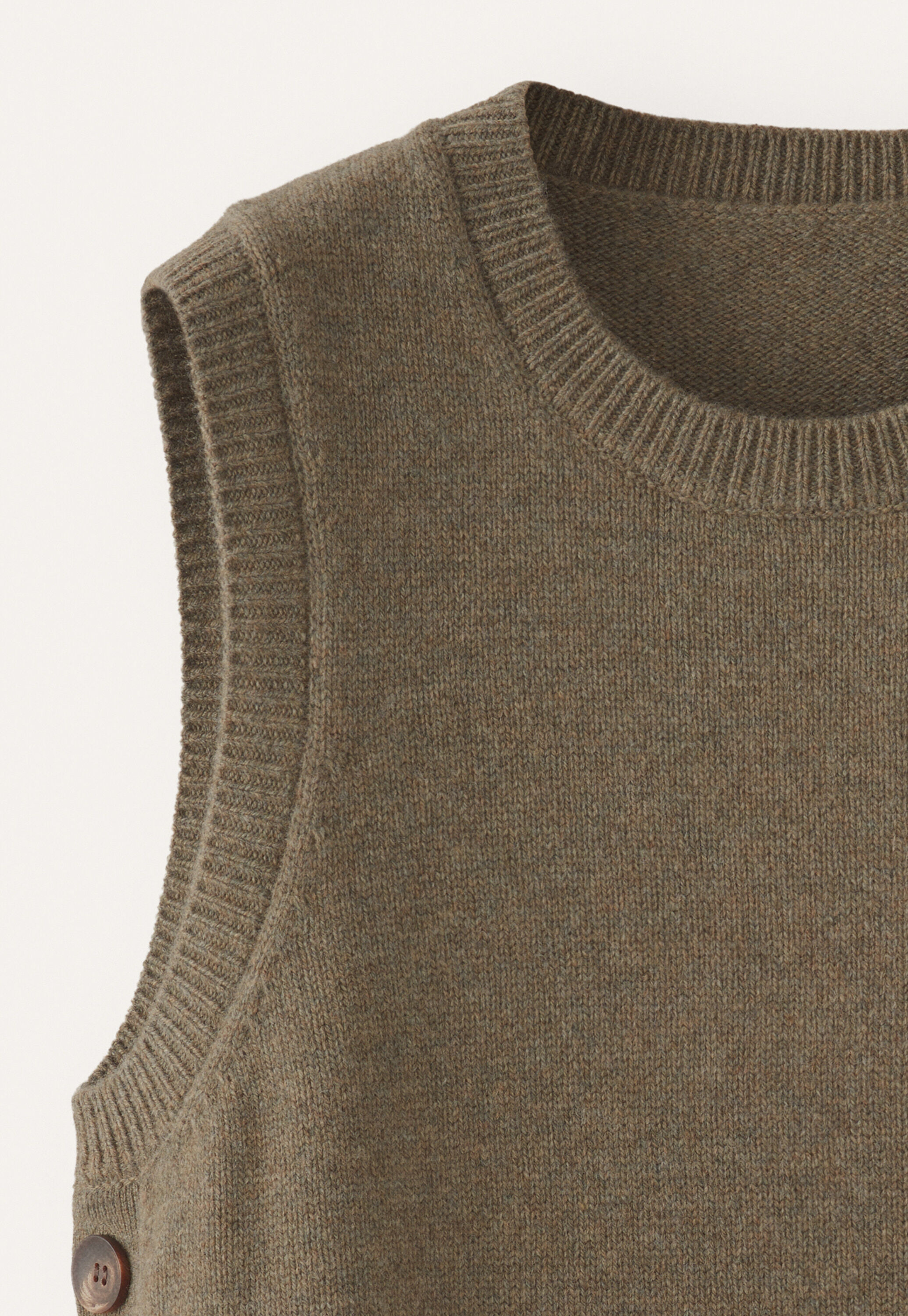 Sleeveless sweater