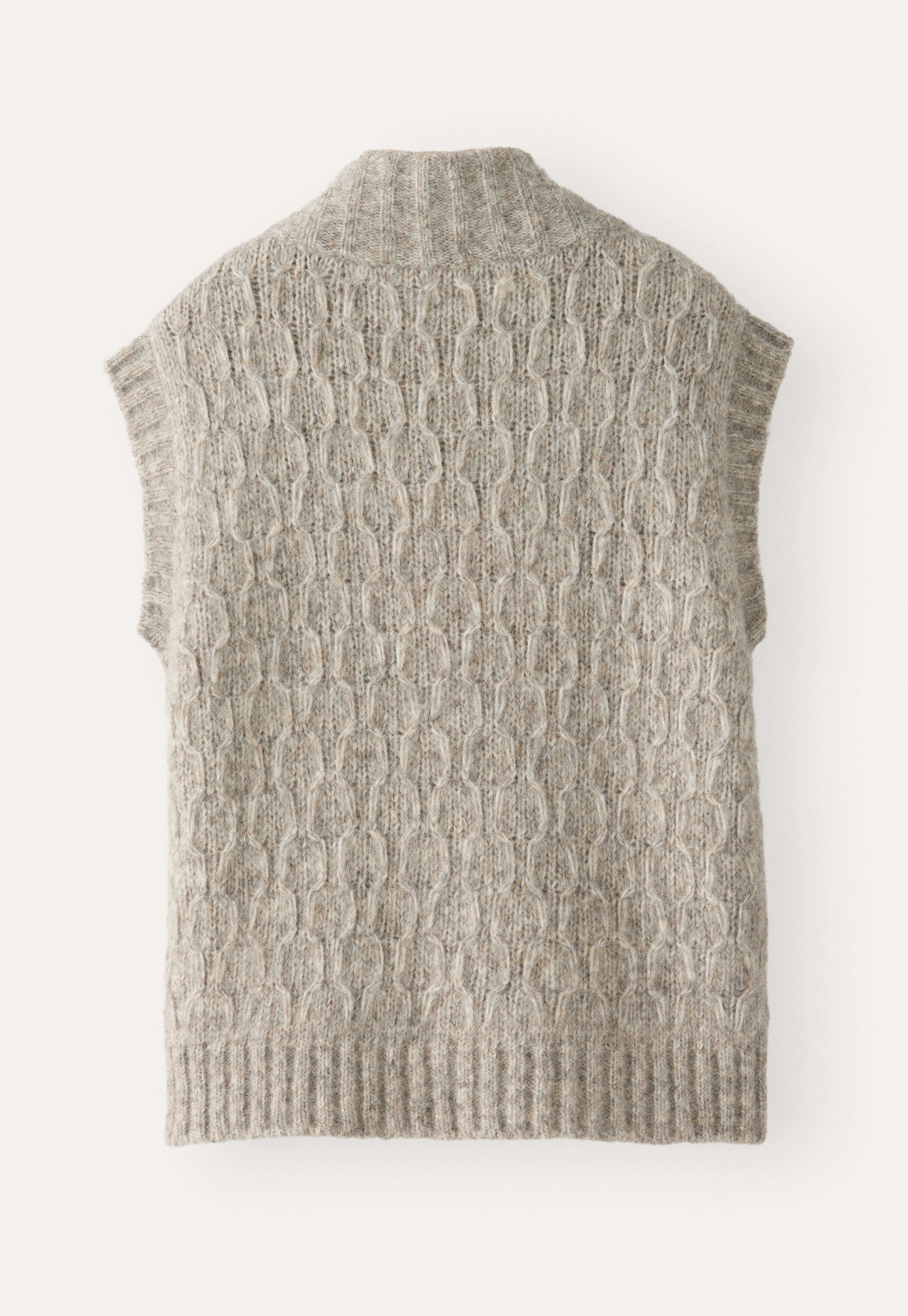 Cable-stitch sleeveless cardigan