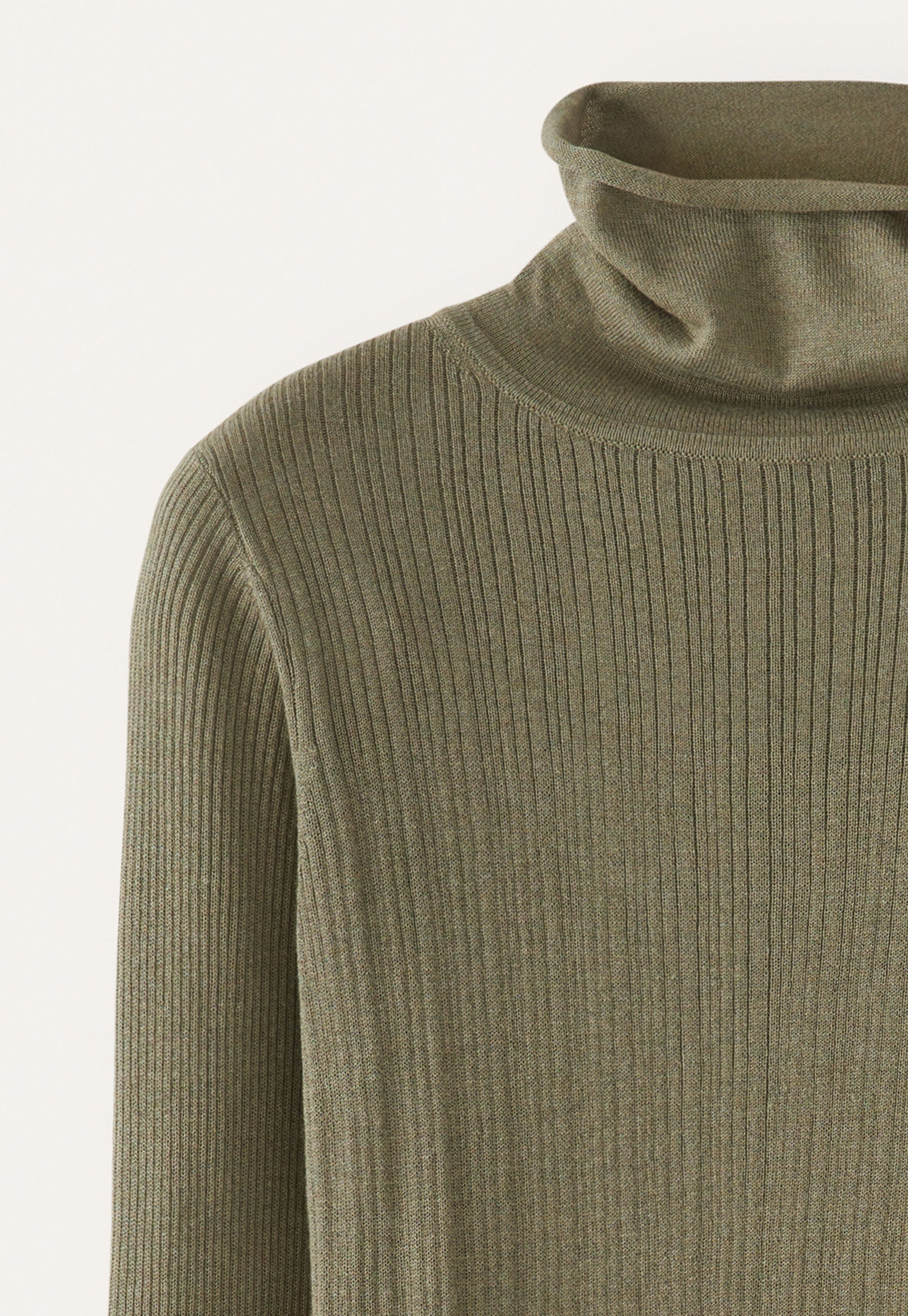 Ribbed sweater