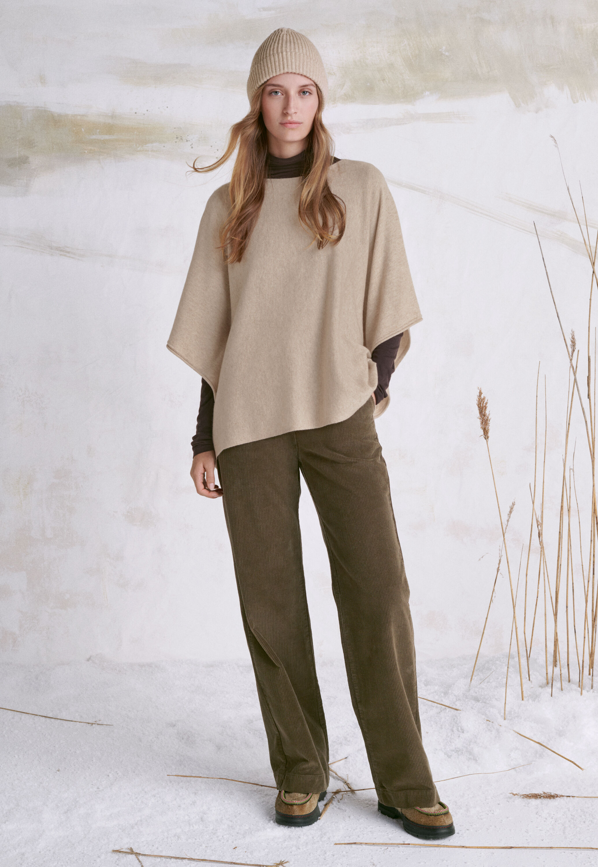 Wide-leg trousers