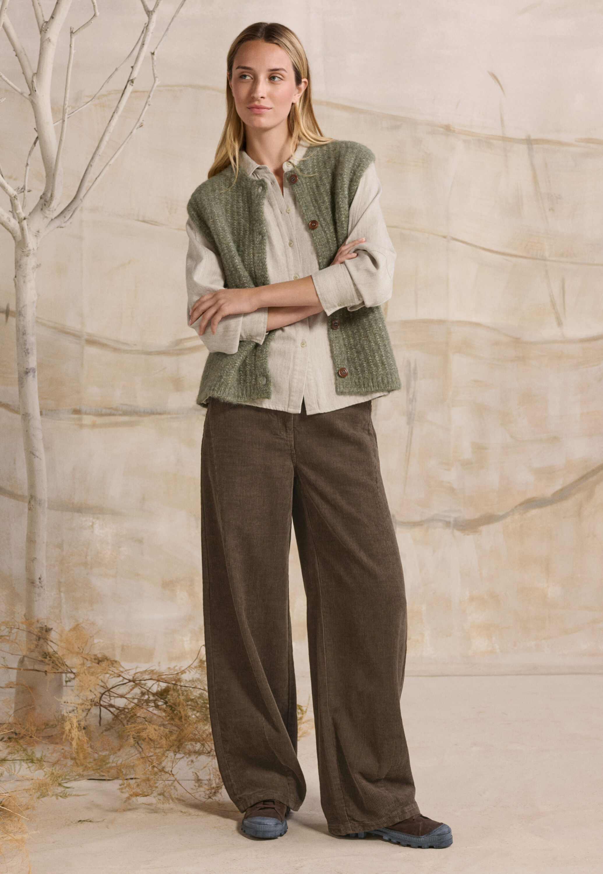 Cord dart-hem trousers