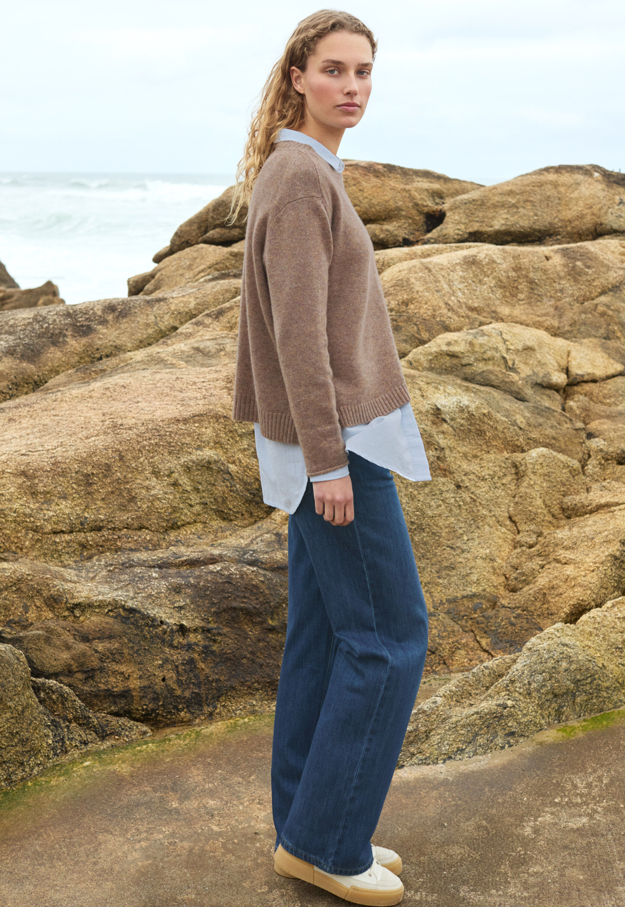 Curved hem shirt
