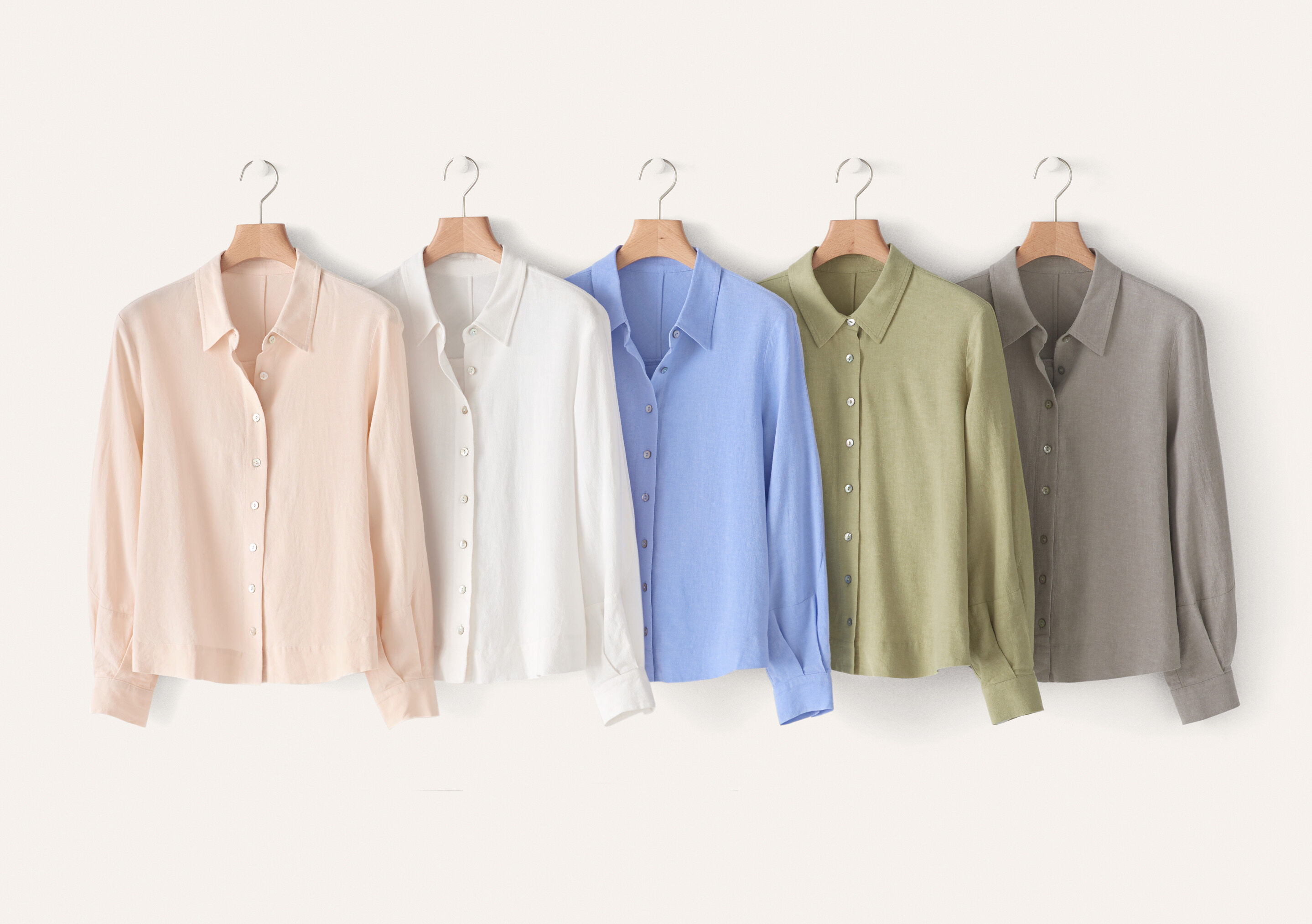 Curved-sleeve blouse