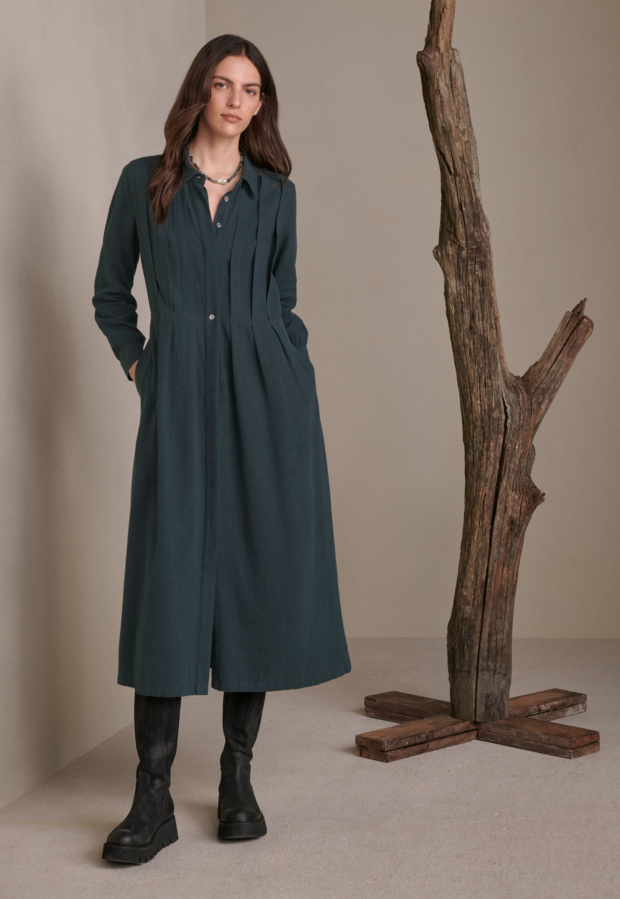 Curved-sleeve blouse