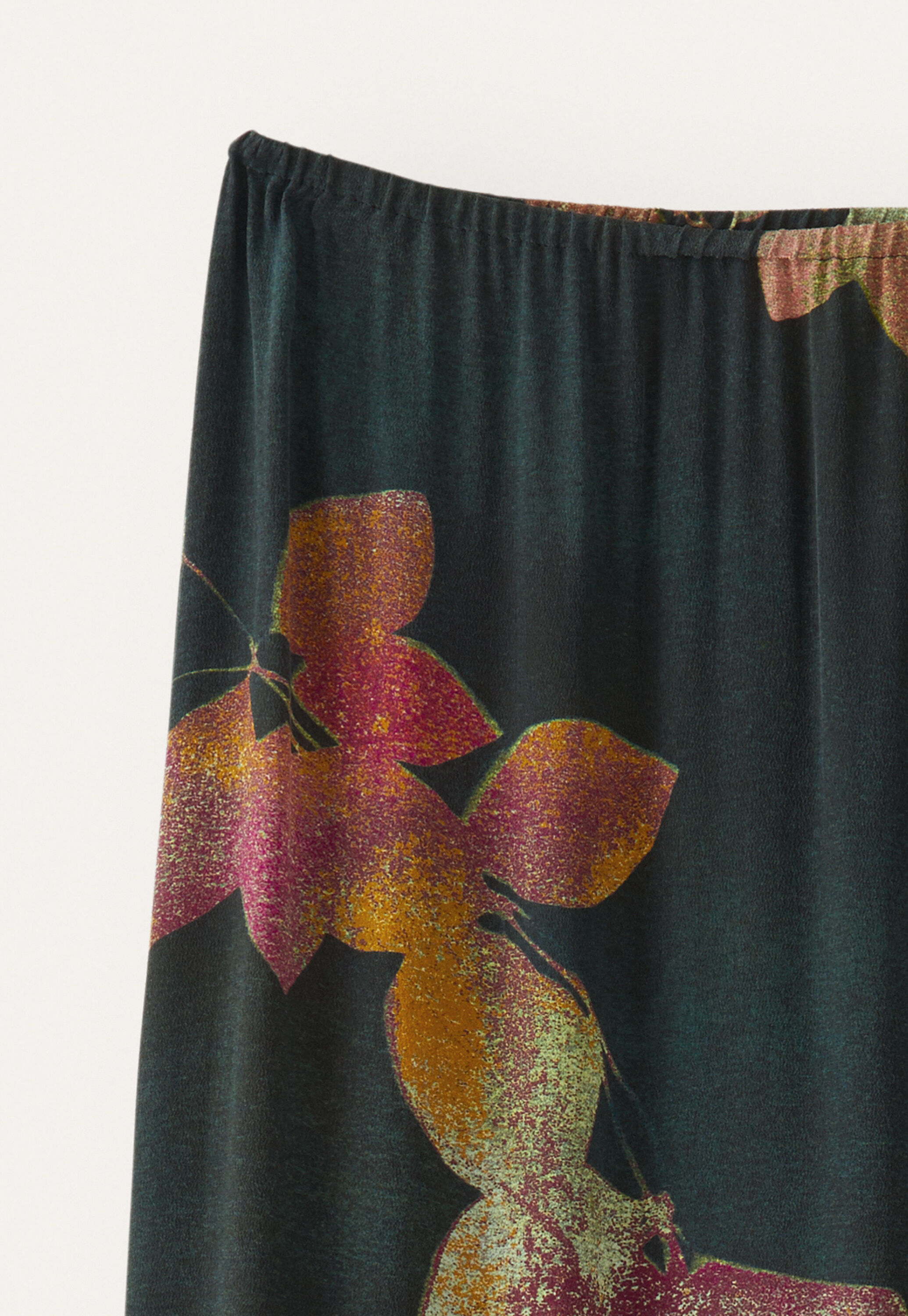 Asymmetric fluted hem skirt, Charcoal plum, large