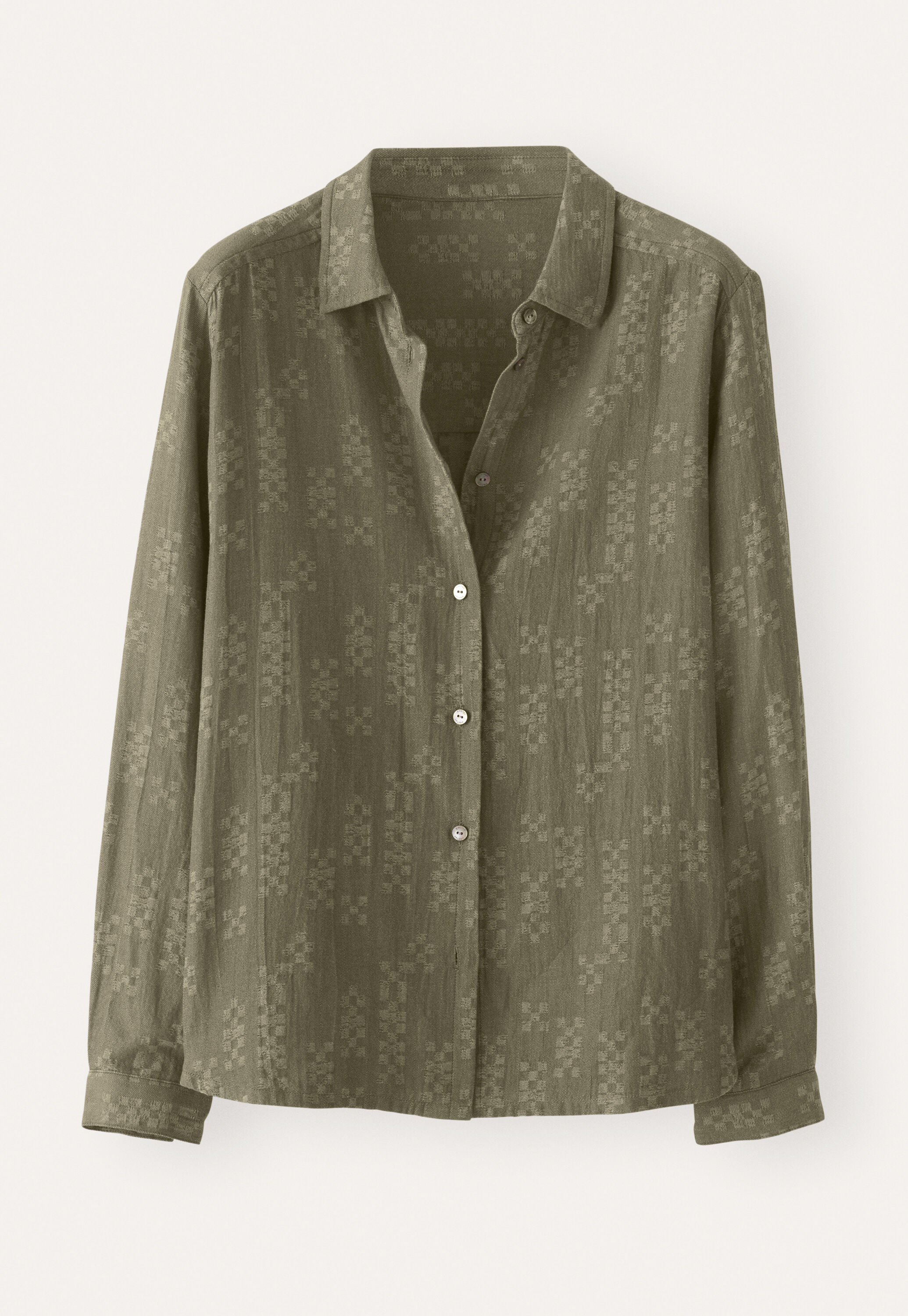 Round-collar shirt