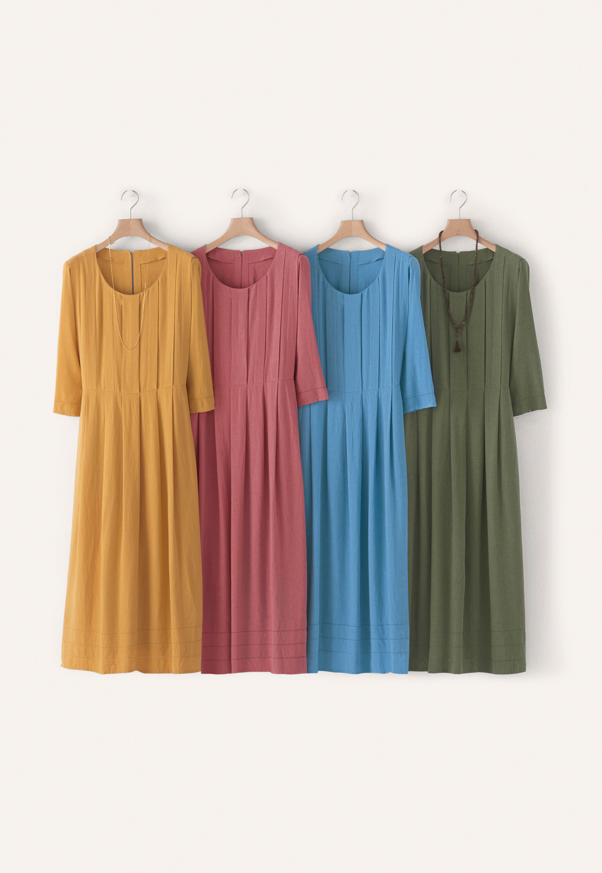 Curved-sleeve blouse