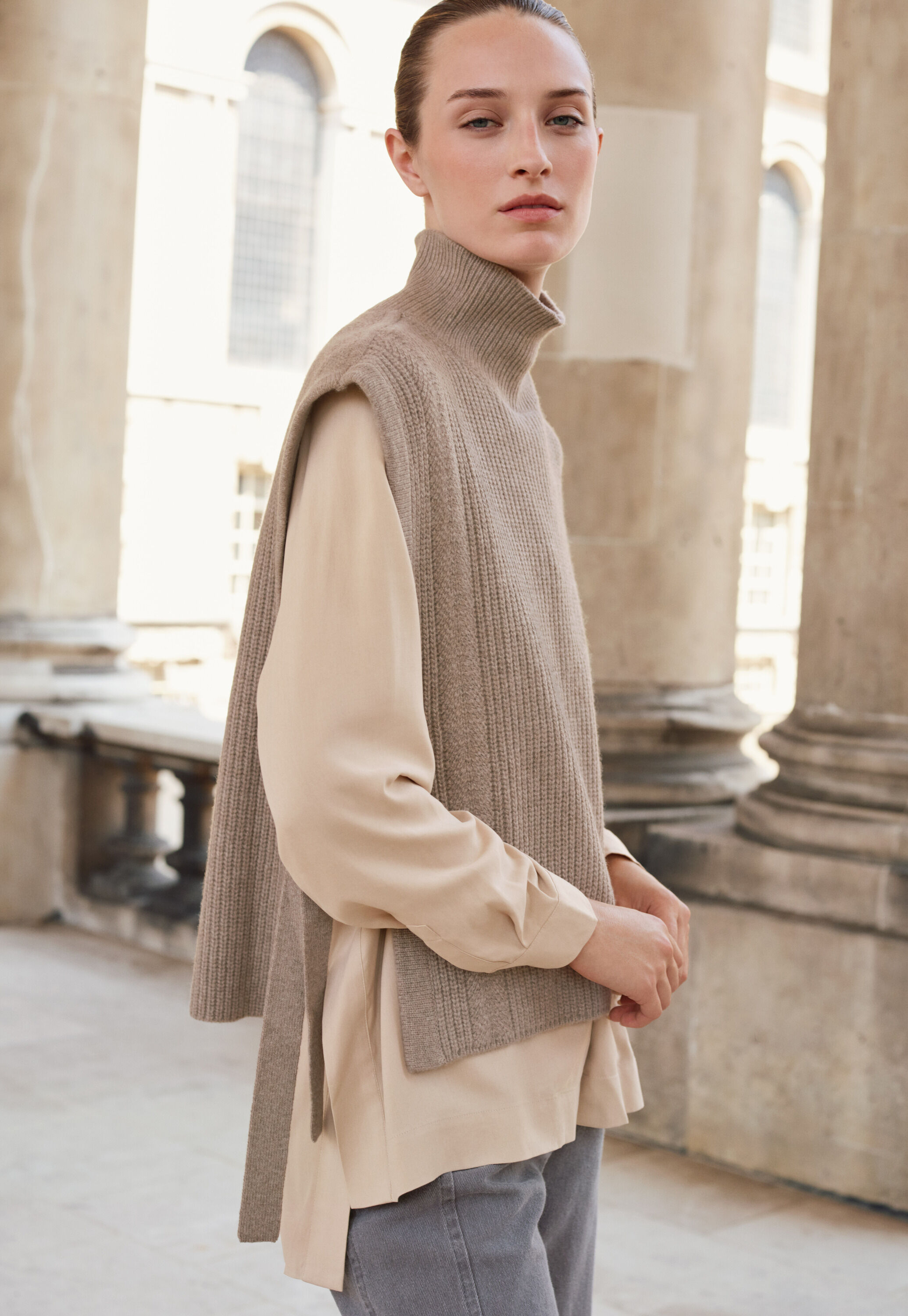 Knitted tabard