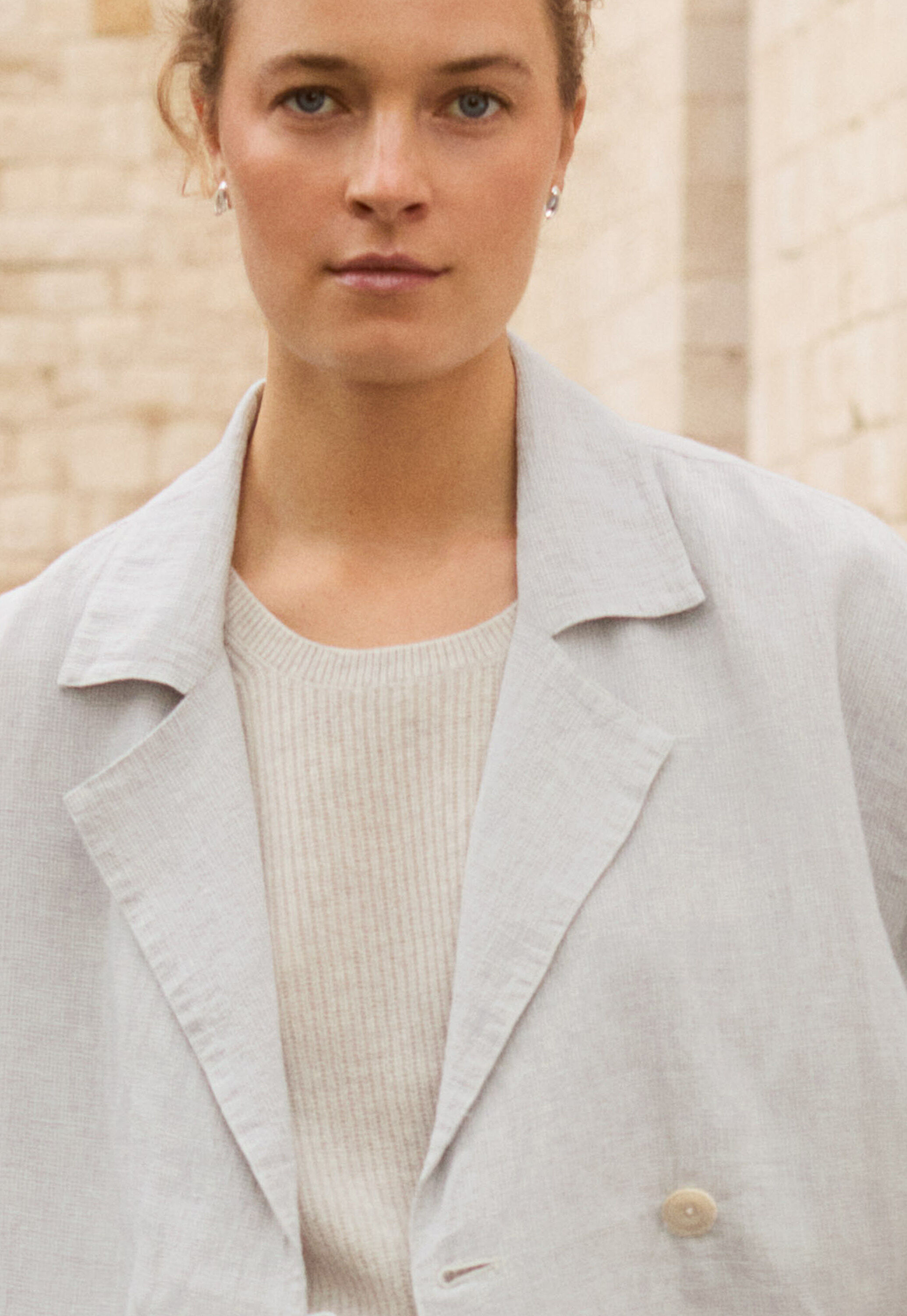 Wide-collar jacket