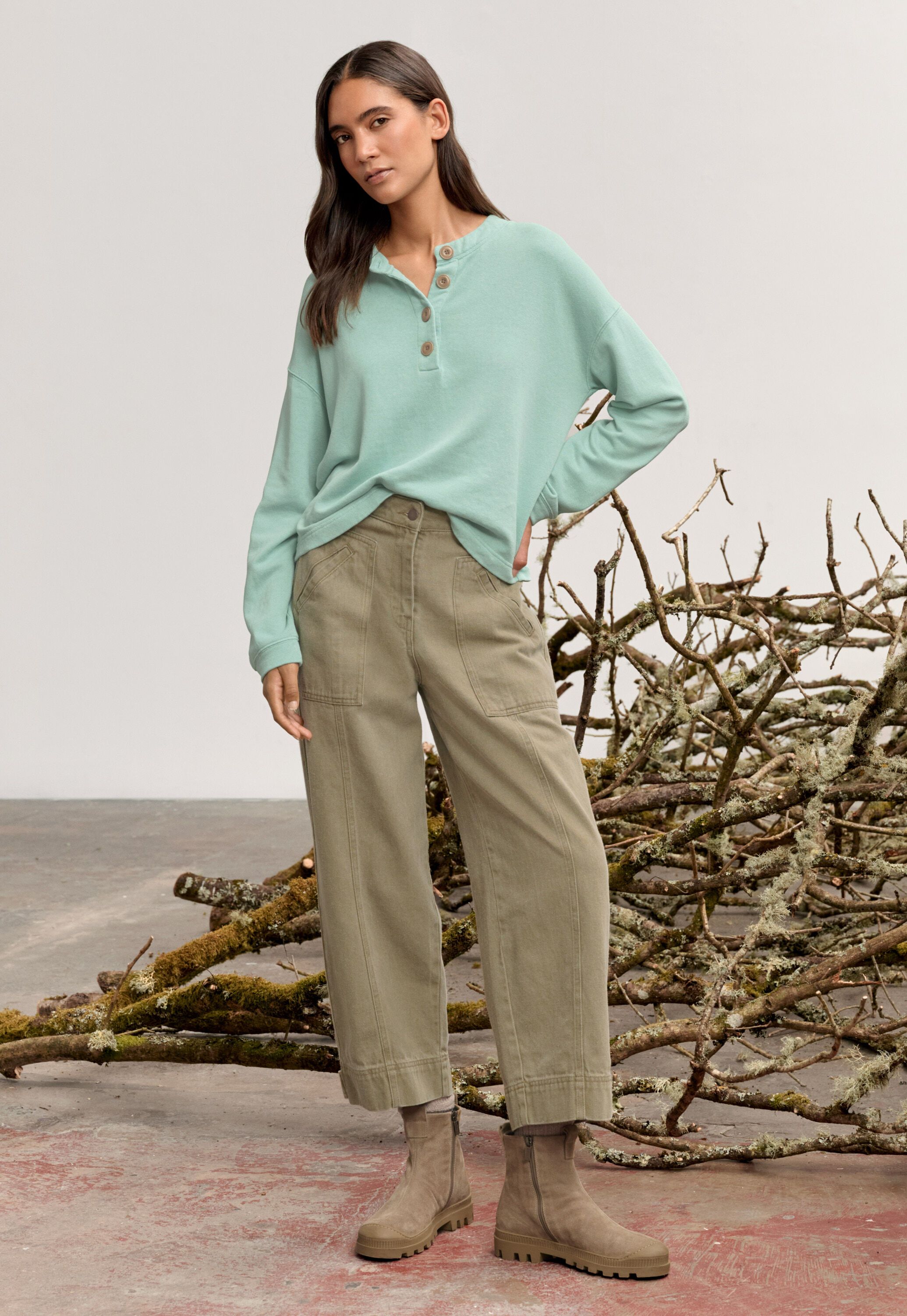 Cropped seam-detail trousers